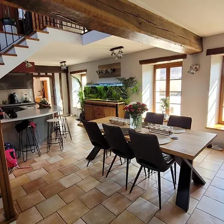 Ferienhaus Au Coeur Des Vignes Avec Piscine Et Saudoy