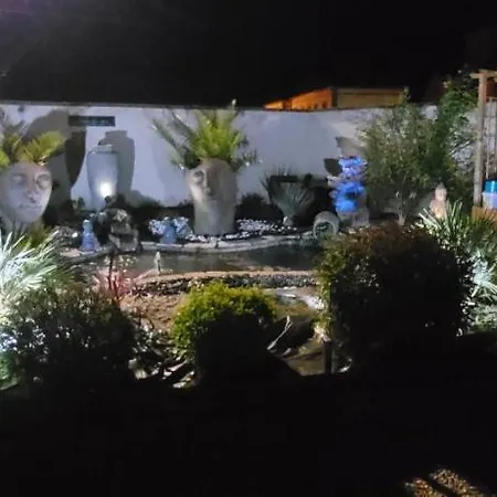 Hébergement de vacances Au Cœur Des Vignes Avec Piscine Et *