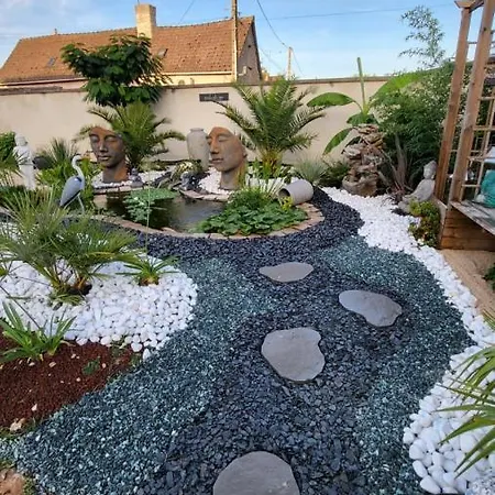 Au Cœur Des Vignes Avec Piscine Et Saudoy